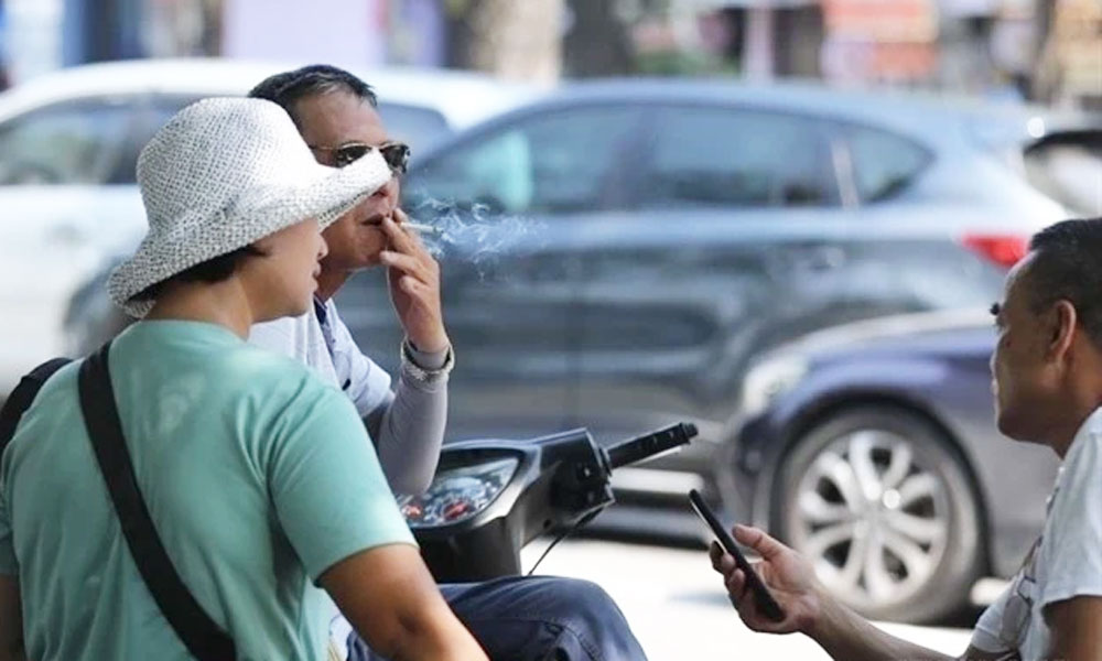 Viet Nam urged to increase tobacco tax to curb smoking amid rising affordability
